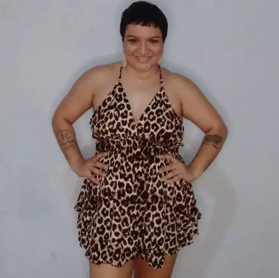 PERFIL: JACQUE HASSEL É CONCORRENTE NO CONCURSO PARA ELEGER A CONTRACAPA DA REVISTA FERAS NO CARNAVAL CARIOCA DE 2023